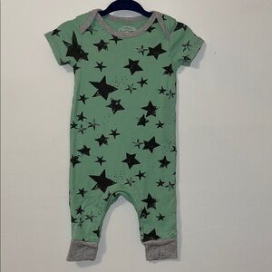 LAMAZE Infant 0-3mo Organic Cotton Romper One Piece Star Print Green Gray EUC